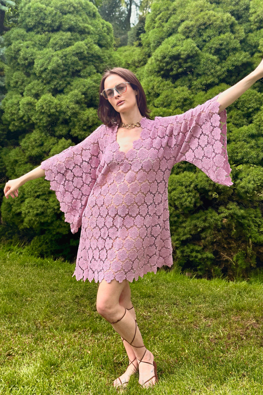 Gianina Cosmos Flower Lace Mini Caftan - Mauve