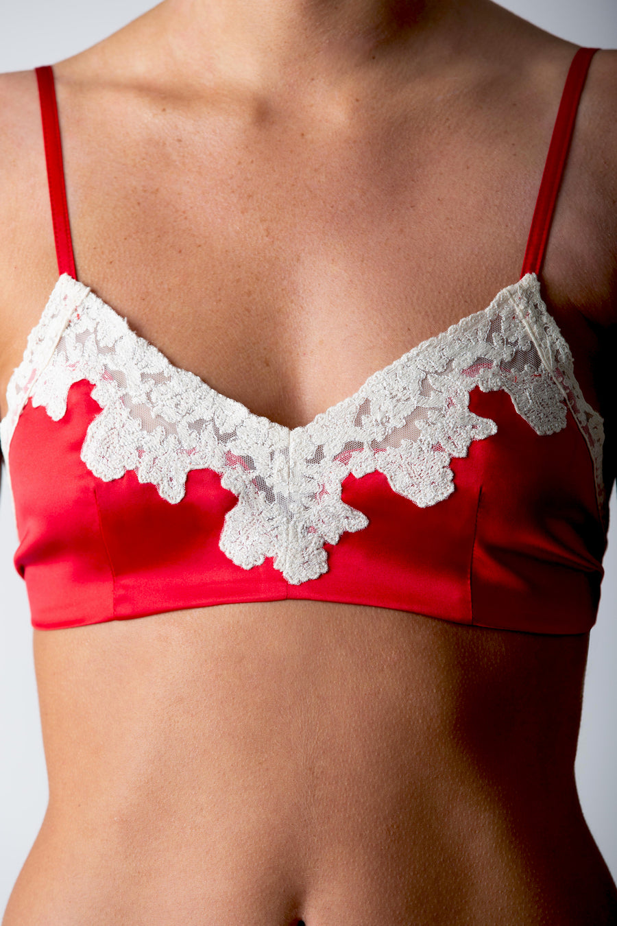 Bella Scalloped Lace Silk Bralette - Red